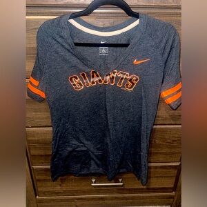 Giants v neck t shirt